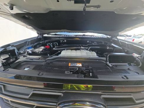 Used 2025 Ford Expedition Active RWD image 9