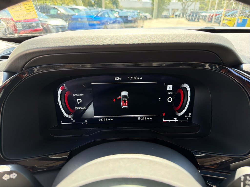Used 2024 Nissan Pathfinder Platinum FWD image 24