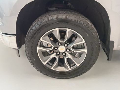 Certified 2025 Chevrolet Silverado 1500 LT w/ Convenience Package II AWD/4WD image 26