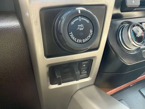 Used 2016 Ford F150 King Ranch w/ Equipment Group 601A Luxury AWD/4WD image 23