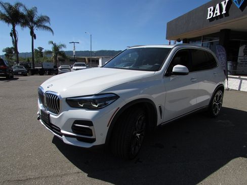 Used 2023 BMW X5 xDrive40i w/ Premium Package AWD/4WD image 2
