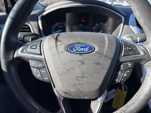 Used 2015 Ford Fusion SE w/ Equipment Group 201A image 15