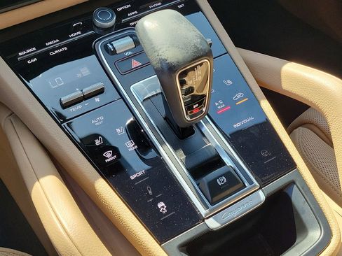 Certified 2023 Porsche Cayenne AWD/4WD image 32