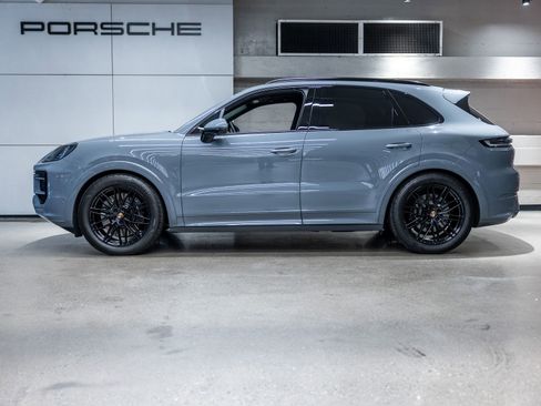 Certified 2025 Porsche Cayenne GTS AWD/4WD image 2