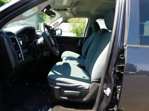 Used 2016 RAM 1500 Express RWD image 6