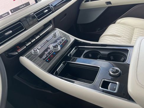 Used 2023 Lincoln Aviator Black Label w/ Dynamic Handling Package image 39