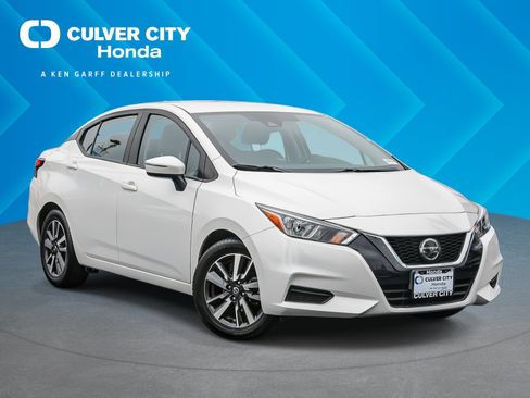 Used 2021 Nissan Versa SV FWD image 1