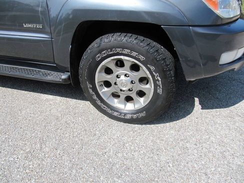 Used 2005 Toyota 4Runner Limited AWD/4WD image 9