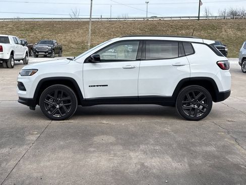 New 2026 Jeep Compass Latitude image 10