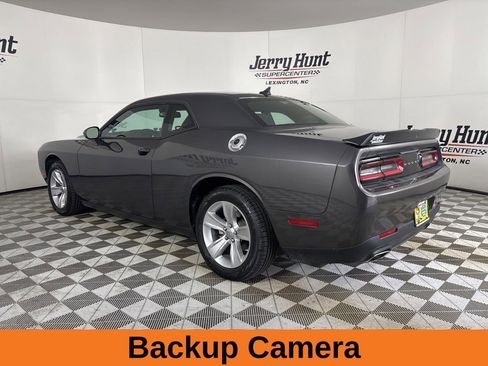 Used 2023 Dodge Challenger SXT image 7