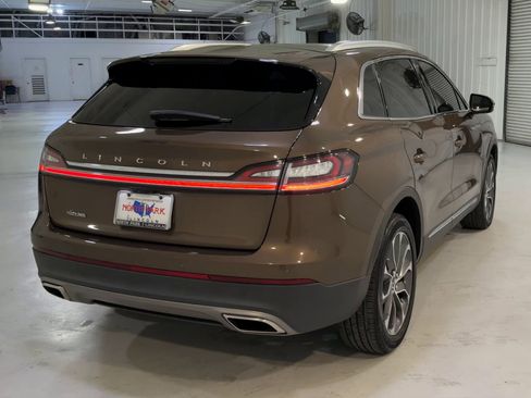 Used 2022 Lincoln Nautilus Reserve w/ Equipment Group 201A image 9