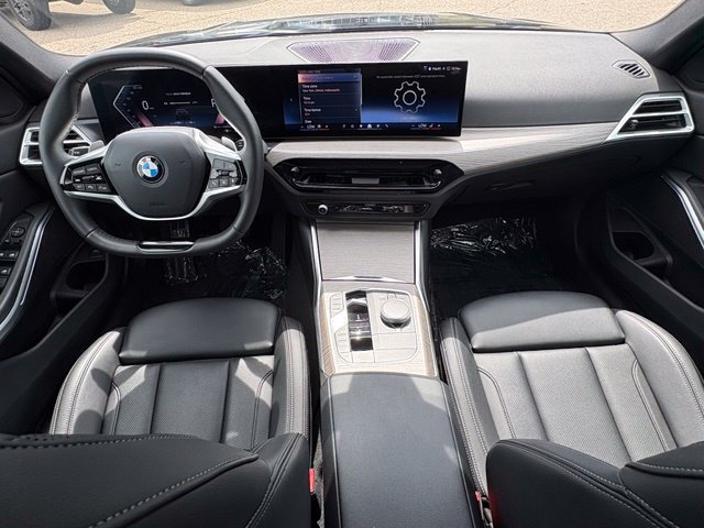 Used 2025 BMW 330i xDrive Sedan AWD/4WD image 9