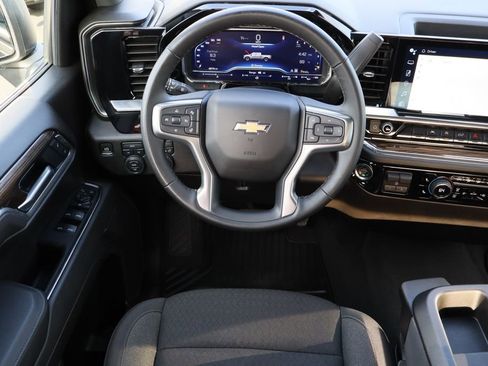 Used 2025 Chevrolet Silverado 1500 LT image 20
