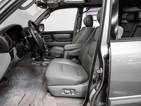 Used 2006 Toyota Land Cruiser image 4