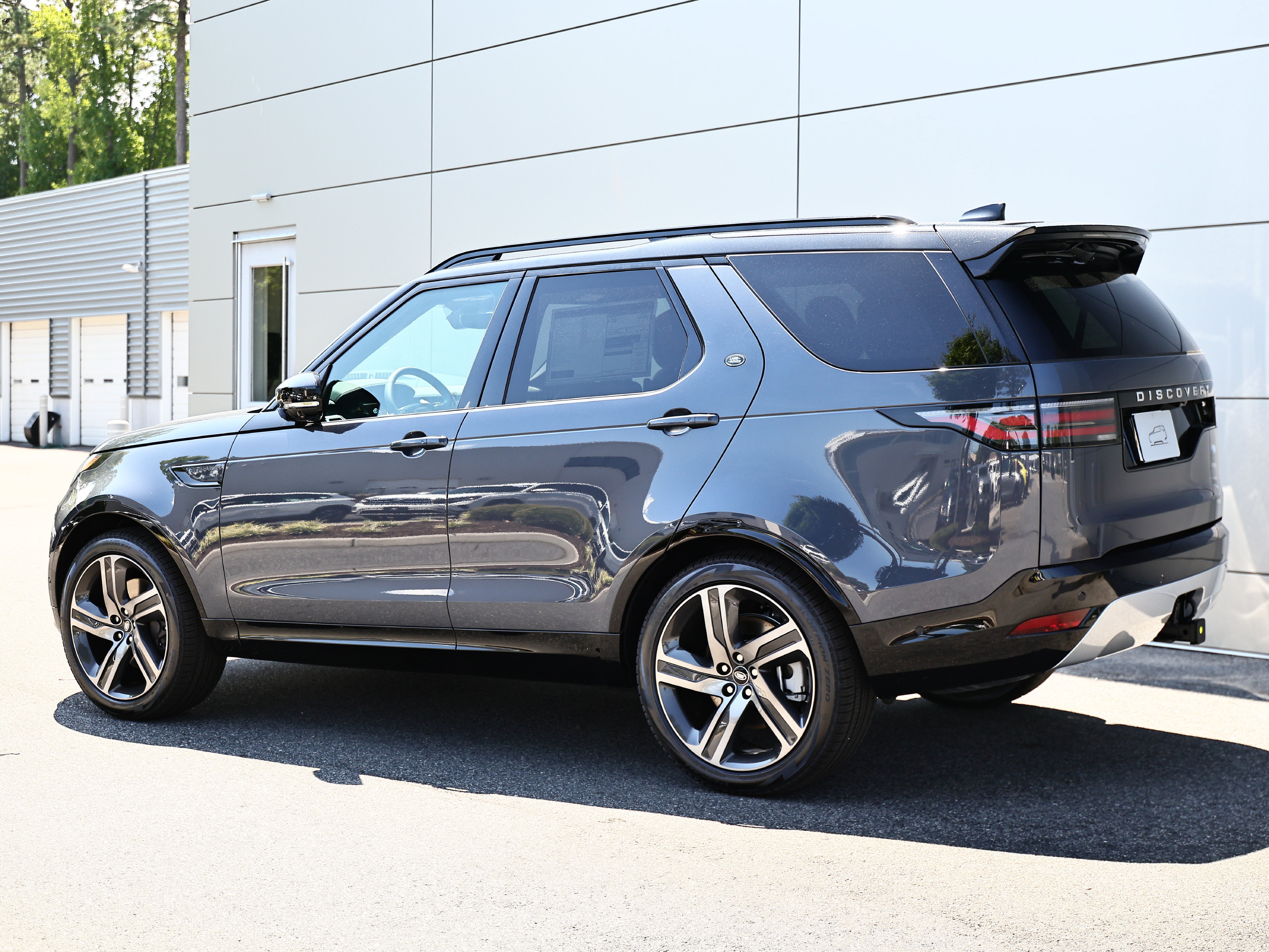 New 2026 Land Rover Discovery Limited Edition AWD/4WD image 7