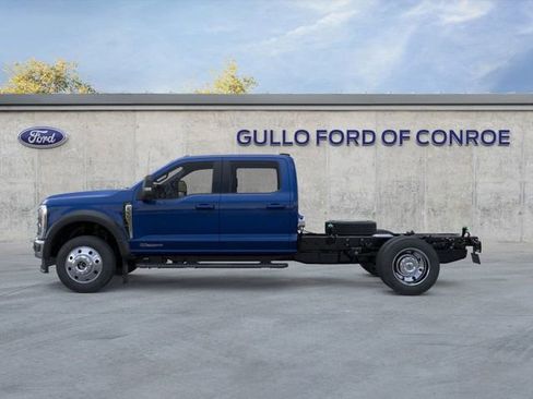 New 2026 Ford F550 4x4 Crew Cab image 3