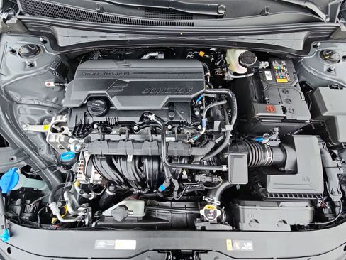 New 2026 Hyundai Elantra SE FWD image 13