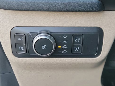 Used 2020 Ford Escape Titanium image 31