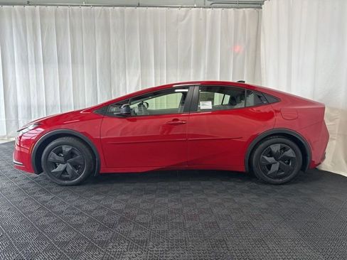 New 2026 Toyota Prius FWD image 21