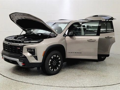 New 2026 Chevrolet Traverse Z71 w/ Driver Confidence Package image 10