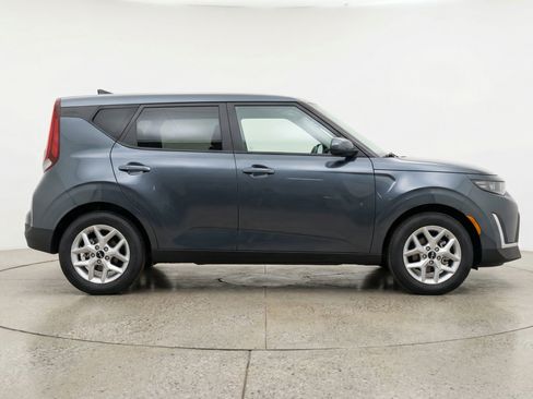 Used 2025 Kia Soul LX w/ LX Technology Package FWD image 11
