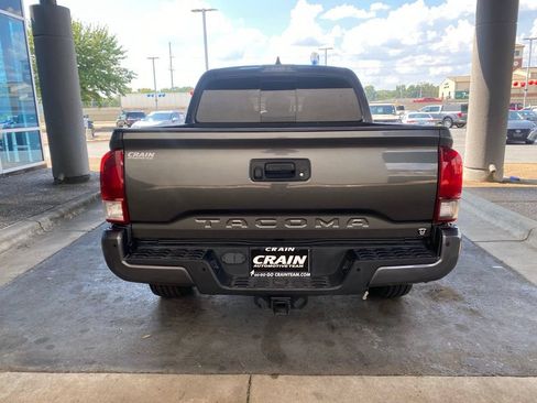Used 2021 Toyota Tacoma TRD Off-Road w/ Technology Package AWD/4WD image 6