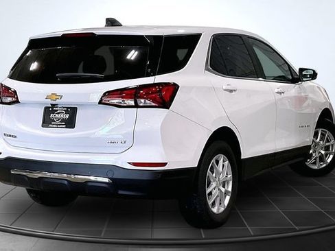 Used 2023 Chevrolet Equinox LT AWD/4WD image 2