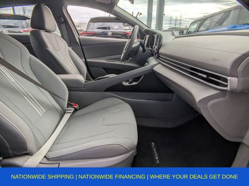 Used 2022 Hyundai Elantra SEL image 19