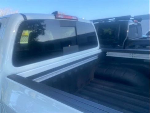 Certified 2025 Nissan Frontier SV w/ SV Convenience Package RWD image 6
