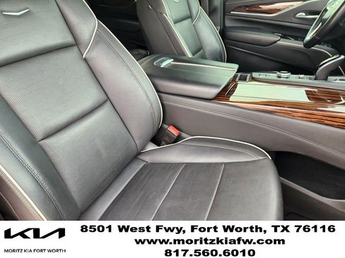 Used 2021 Cadillac Escalade Premium Luxury RWD image 14