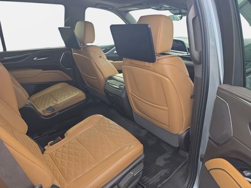 Used 2023 Cadillac Escalade Sport w/ LPO, ONYX Package AWD/4WD image 11