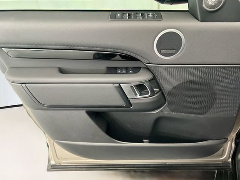 Certified 2025 Land Rover Discovery S AWD/4WD image 23