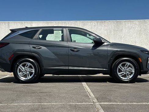 Certified 2026 Hyundai Tucson SE FWD image 3