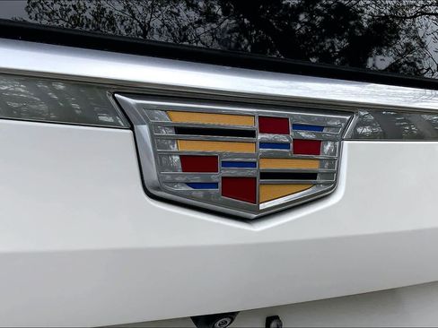 Used 2023 Cadillac Escalade Luxury AWD/4WD image 30