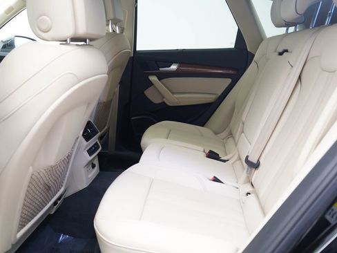 Used 2023 Audi Q5 e Premium Plus w/ Premium Plus Package image 7