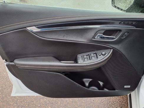 Used 2016 Chevrolet Impala LTZ w/ Enhanced Convenience Package image 11