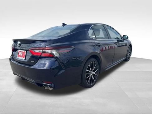 Used 2021 Toyota Camry SE FWD image 6