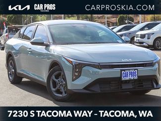 New 2025 Kia K4 LXS image 1