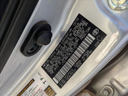 Used 2020 Toyota Prius LE image 15