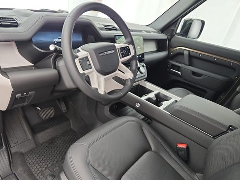 Used 2026 Land Rover Defender 110 S AWD/4WD image 15