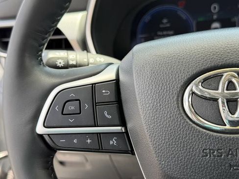 Used 2023 Toyota Highlander Platinum FWD image 29