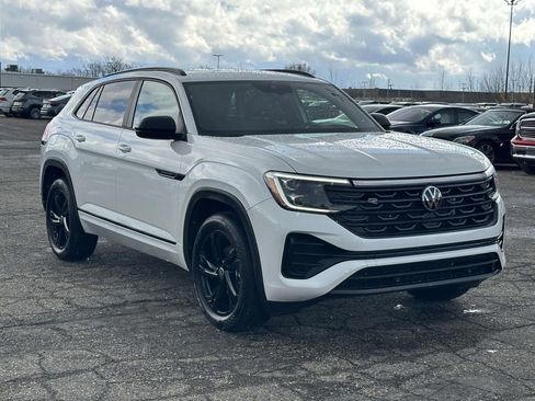 Certified 2025 Volkswagen Atlas Cross Sport SEL R-Line image 7