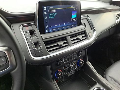 Used 2023 Chevrolet Suburban LT image 13