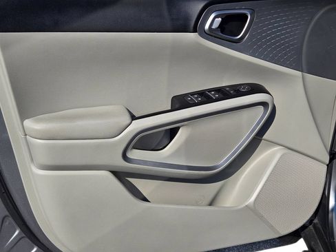 Certified 2025 Kia Soul LX w/ LX Technology Package FWD image 14