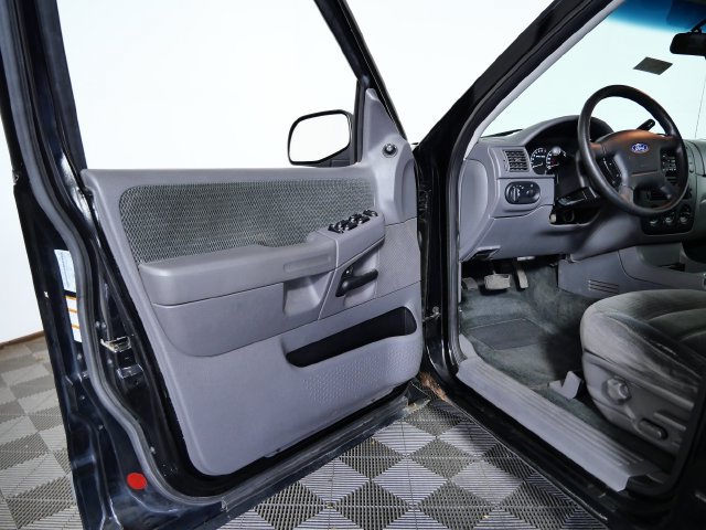 Used 2002 Ford Explorer XLT AWD/4WD image 14