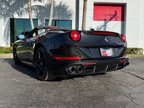 Used 2016 Ferrari California T image 12