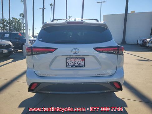Used 2023 Toyota Highlander Limited image 5