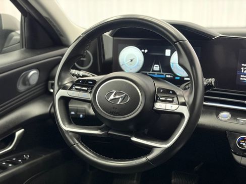 Used 2023 Hyundai Elantra Limited FWD image 19