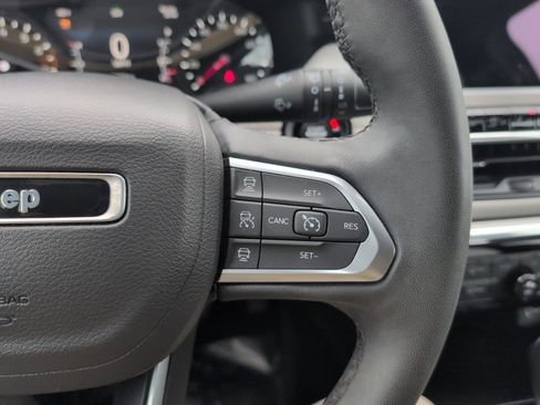 Used 2024 Jeep Compass Limited image 25