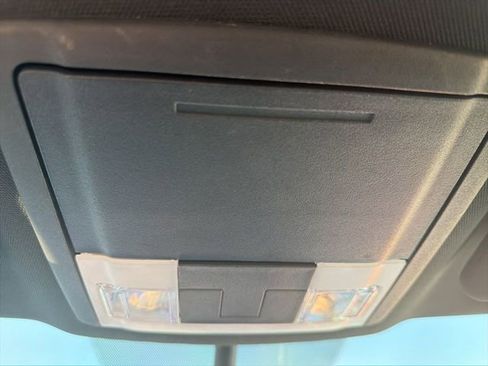 Used 2018 Ford Explorer XLT w/ Equipment Group 202A image 26